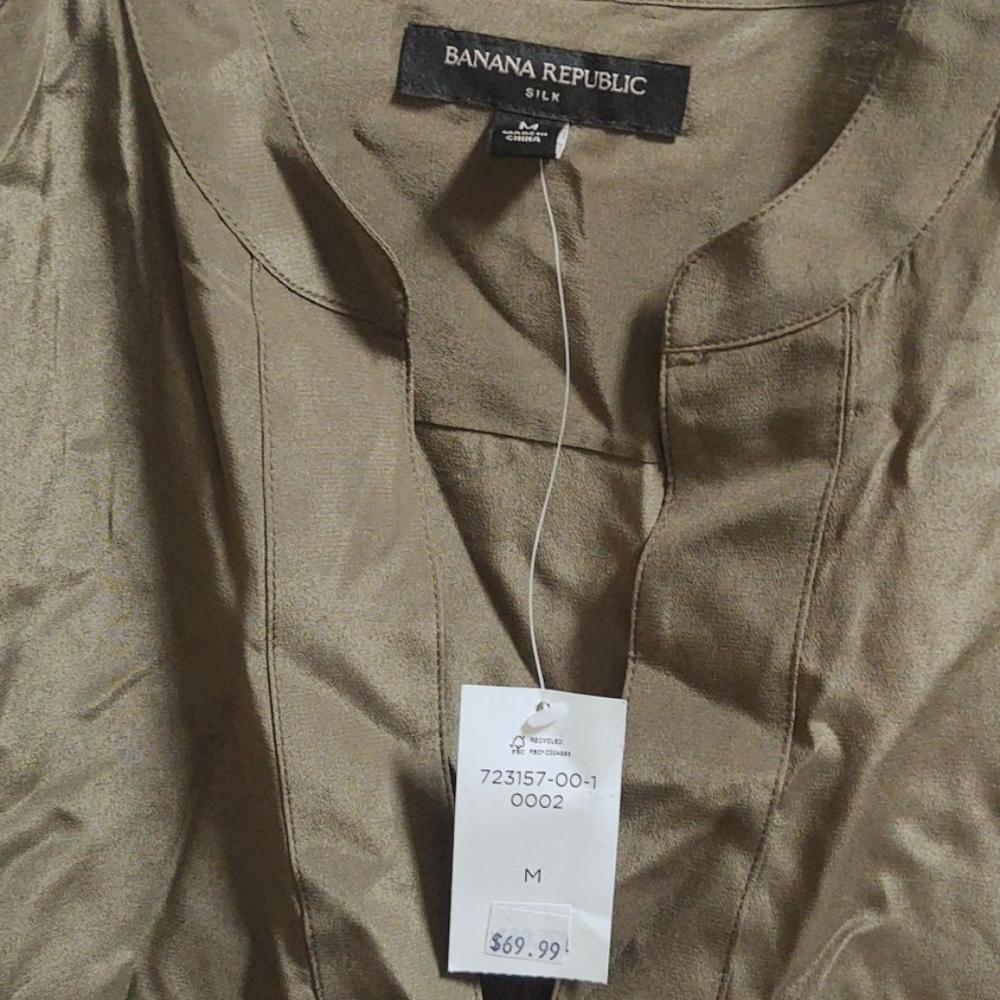 NWT Silk army green blouse, long shirt tail